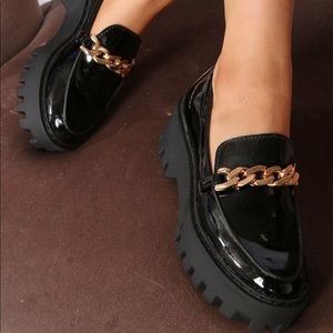 Chunky chain loafers